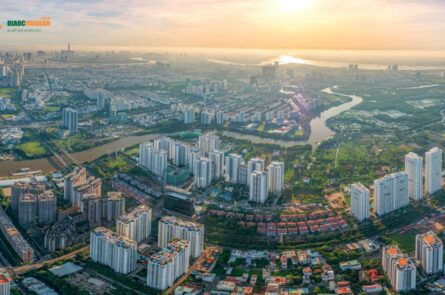 Hình ảnh minh họa thị trường bất động sản với các giao dịch diễn ra khi kinh doanh bất động sản